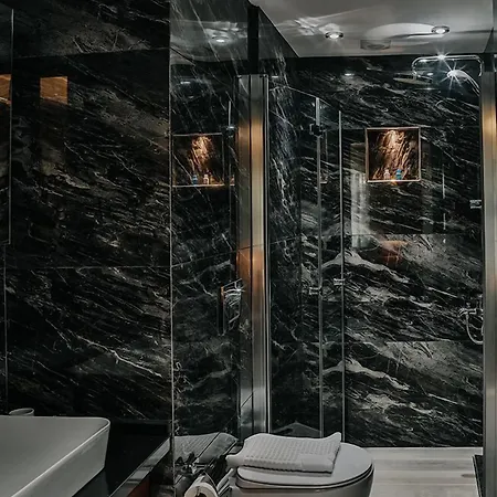 B&B Marin Butik Çeşme