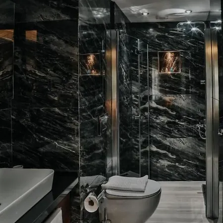 לינה וארוחת בוקר Marin Butik 3*